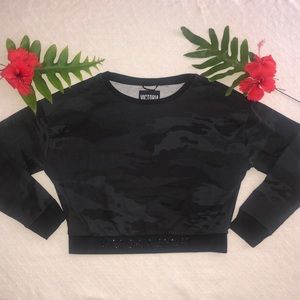 Victoria’s Secret Cropped sweater